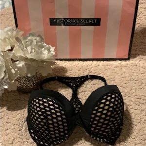 Victoria’s Secret Bra 32DD